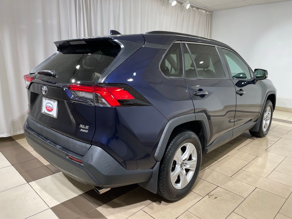 2021 Toyota RAV4 XLE 5