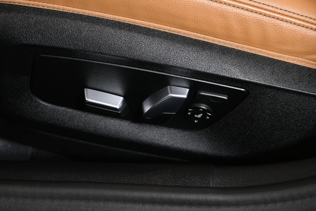 Thumbnail: 2022 BMW 5 Series - 28