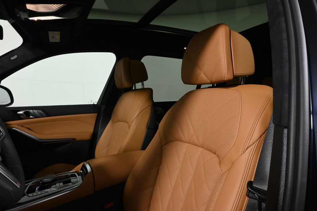 Thumbnail: 2027 BMW X7 - 16