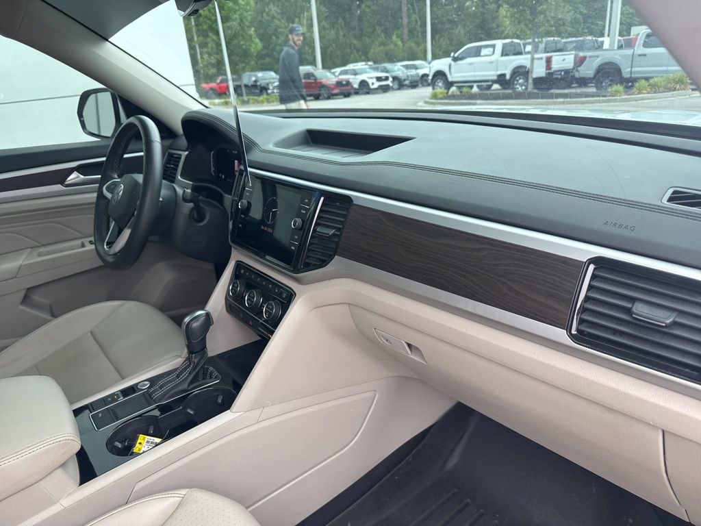 2022 Volkswagen Atlas 3.6L V6 SE w/Technology