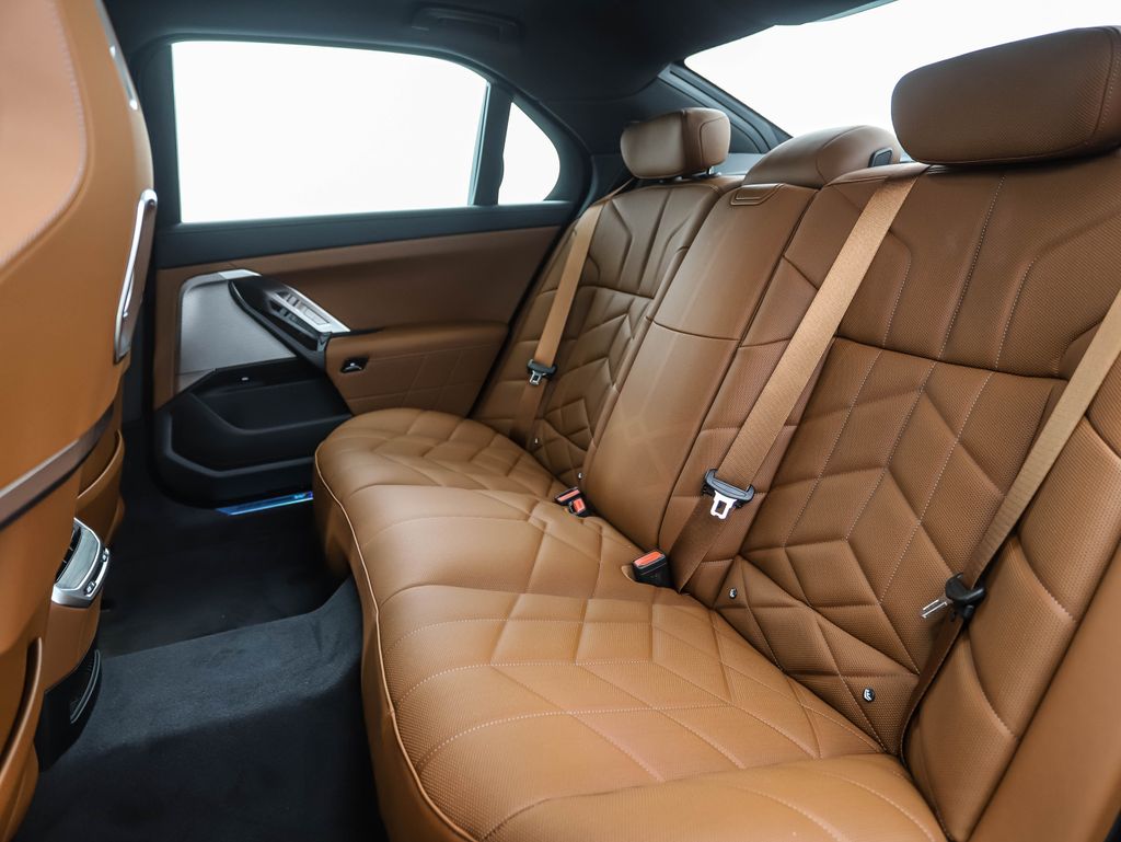 Thumbnail: 2025 BMW 7 Series - 25