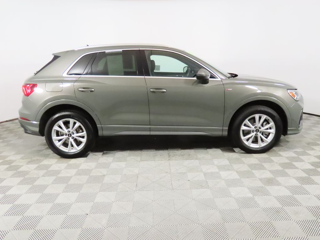 Thumbnail: 2025 Audi Q3 - 6