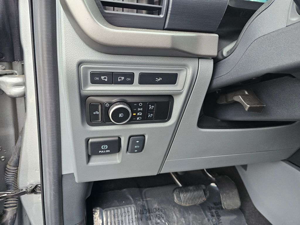 New 2024 Silver Ford XLT image 24
