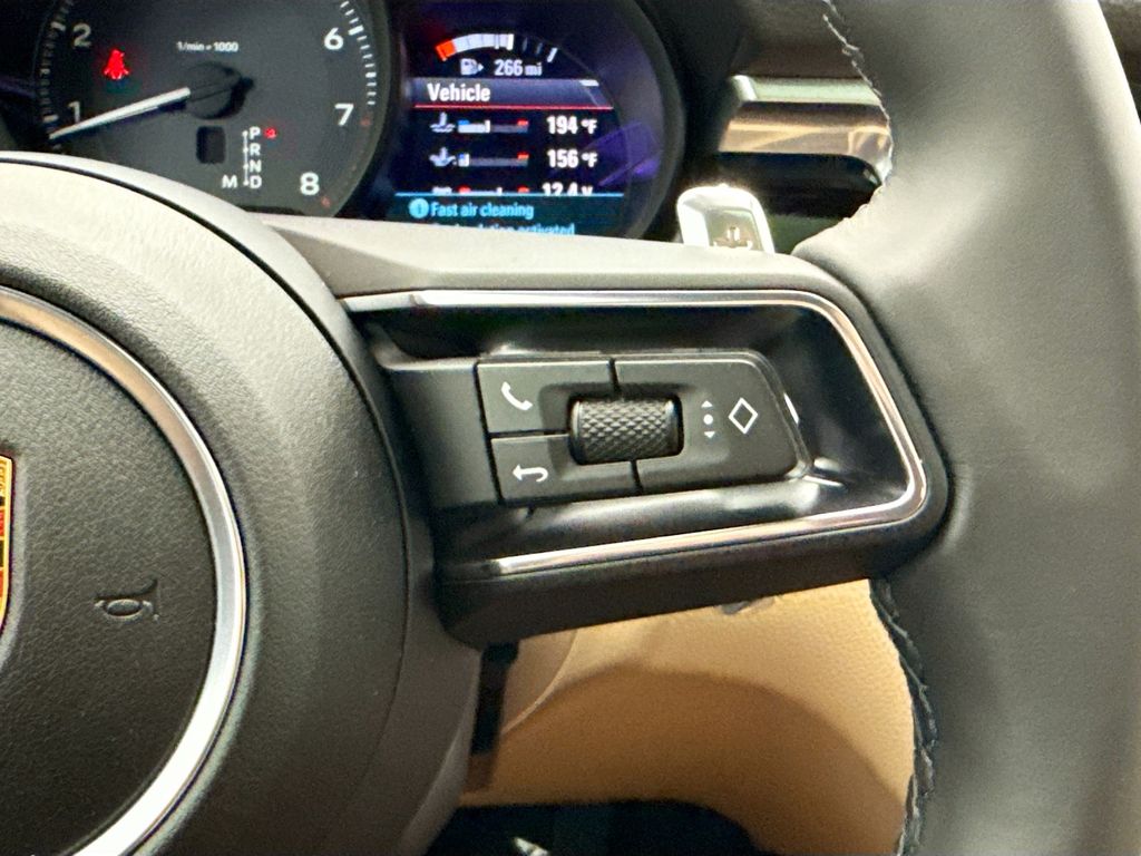 Thumbnail: 2026 Porsche Macan - 14