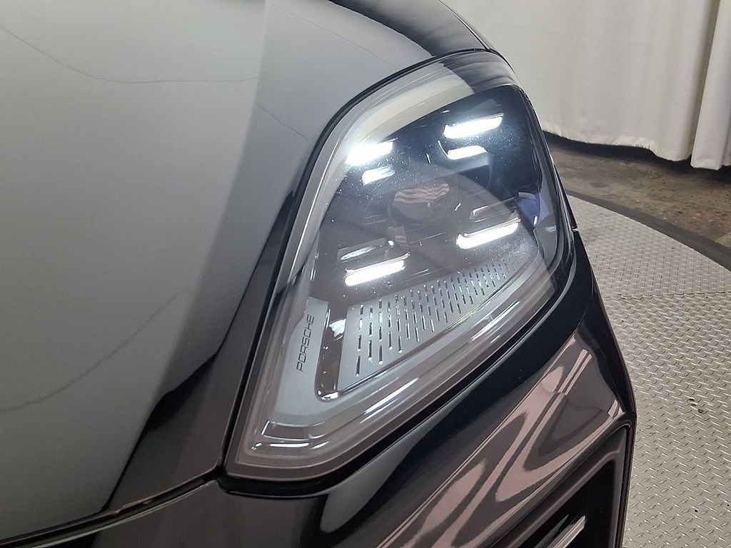 Thumbnail: 2024 Porsche Cayenne - 9