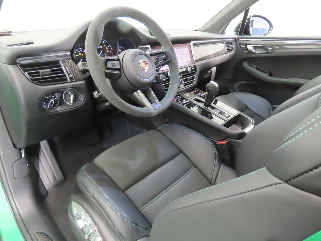 Thumbnail: 2025 Porsche Macan - 4