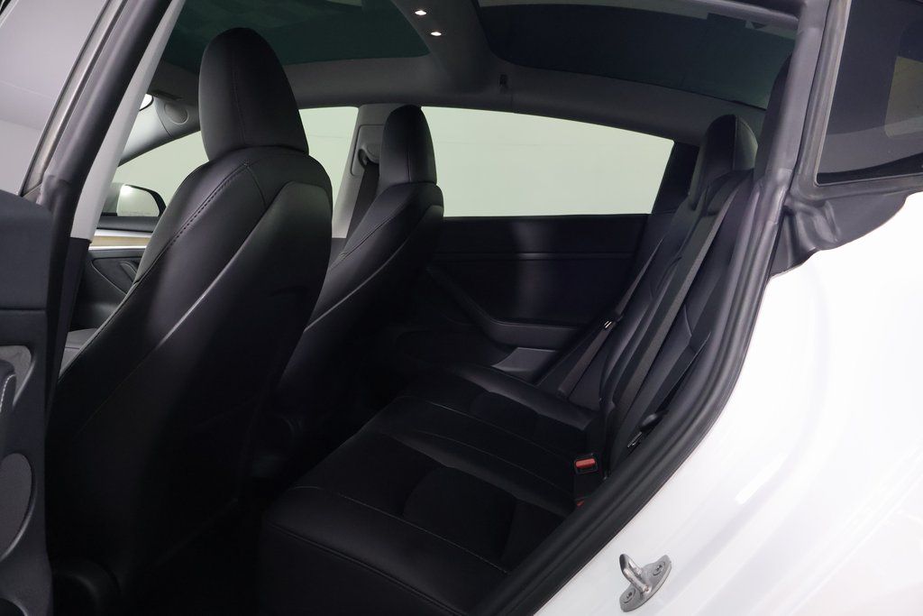 Thumbnail: 2023 Tesla Model 3 - 11