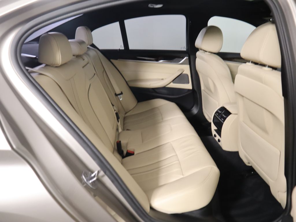 Thumbnail: 2017 BMW 5 Series - 23