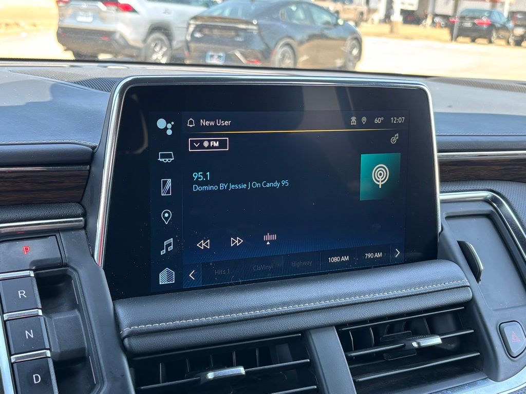 2023 Chevrolet Suburban Premier photo