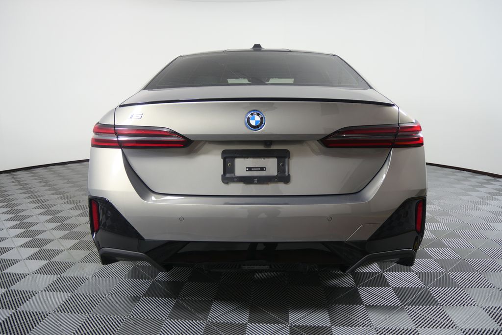 Thumbnail: 2024 BMW i5 - 4