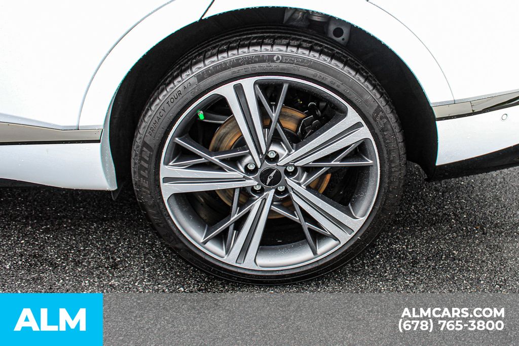 Used 2025 White Genesis 3.5T e-SC image 16
