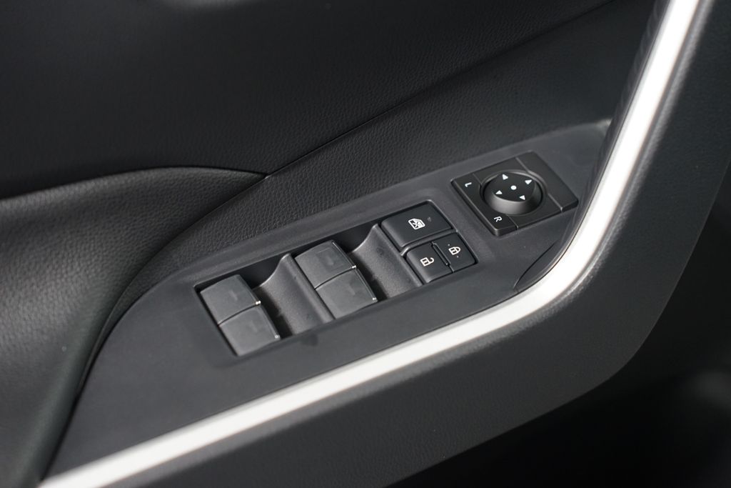 Thumbnail: 2025 Toyota RAV4 - 31