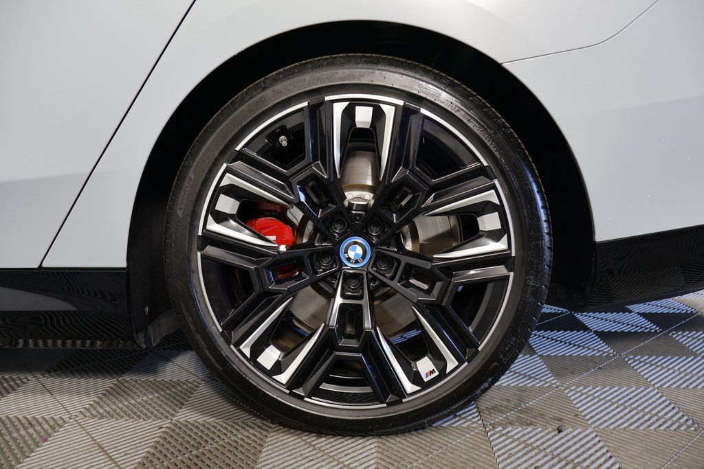 Thumbnail: 2024 BMW i5 - 15