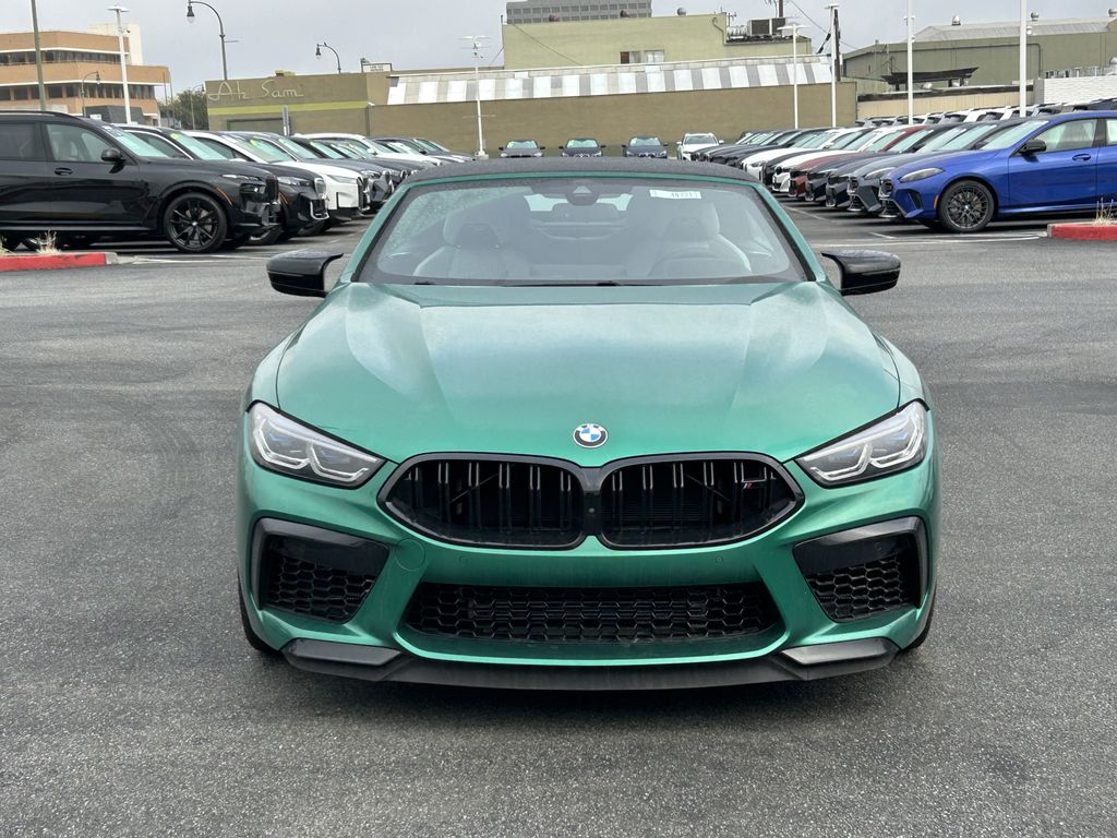 Thumbnail: 2025 BMW M8 - 8