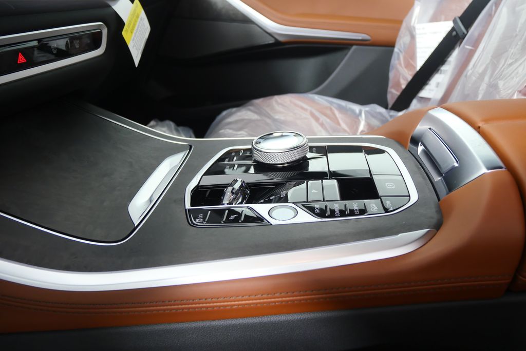 Thumbnail: 2026 BMW X5 - 21