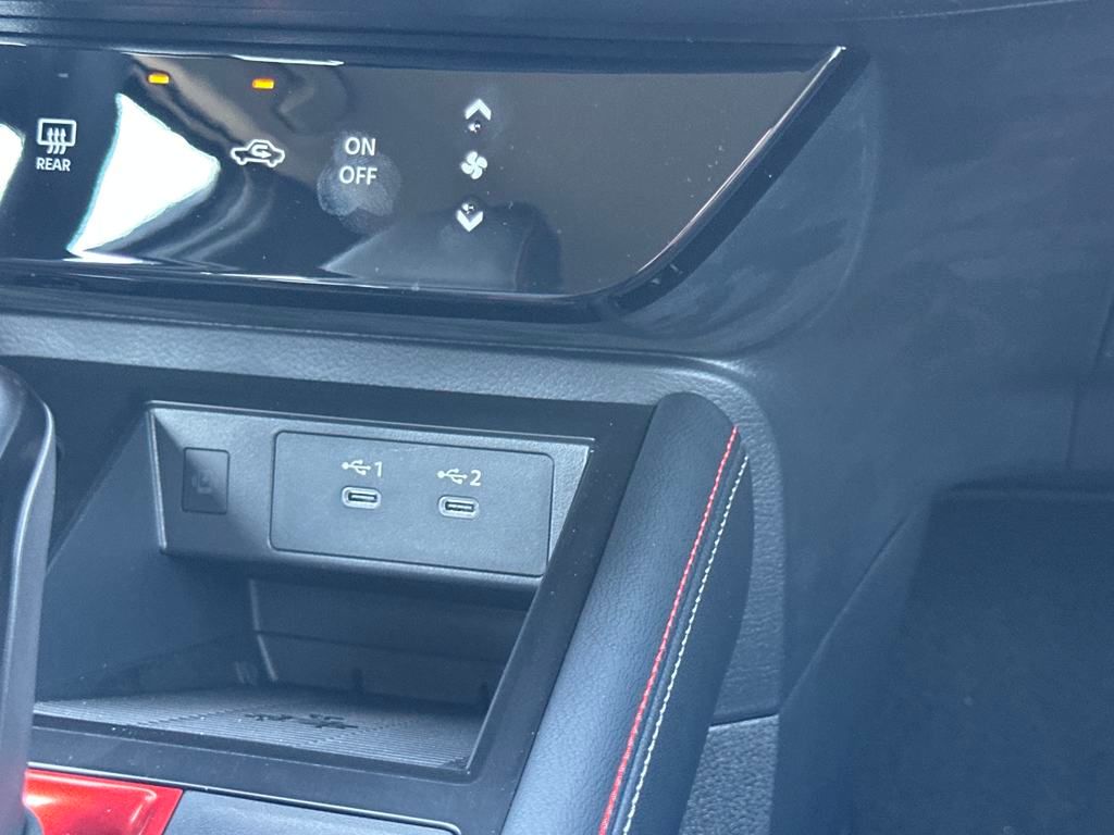 2025 Nissan Kicks SR photo
