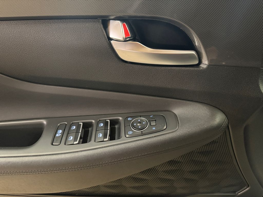 2022 Hyundai Santa Fe SEL photo