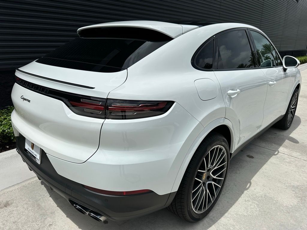 Thumbnail: 2022 Porsche  - 9