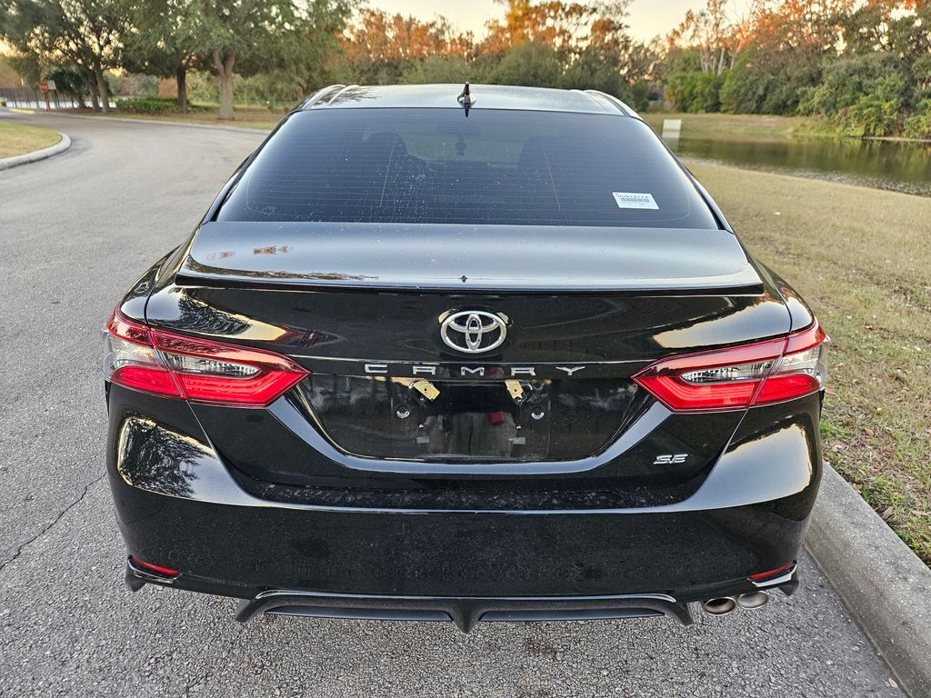 2024 Toyota Camry SE 4