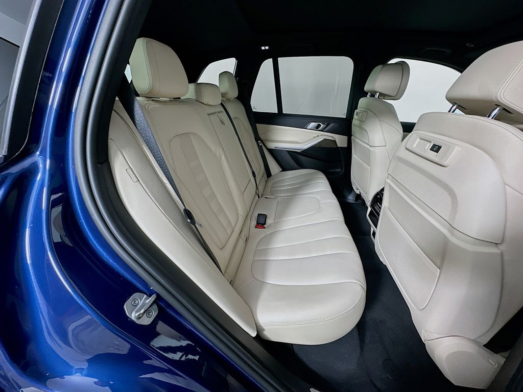Thumbnail: 2022 BMW X5 - 28