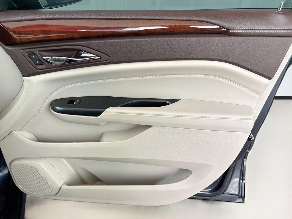 Thumbnail: 2015 Cadillac SRX - 25