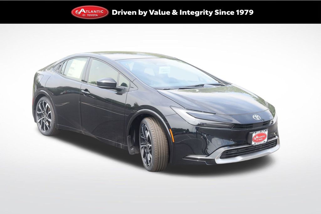 2026 Toyota Prius XSE's photo