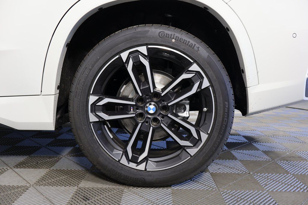 Thumbnail: 2025 BMW X1 - 10