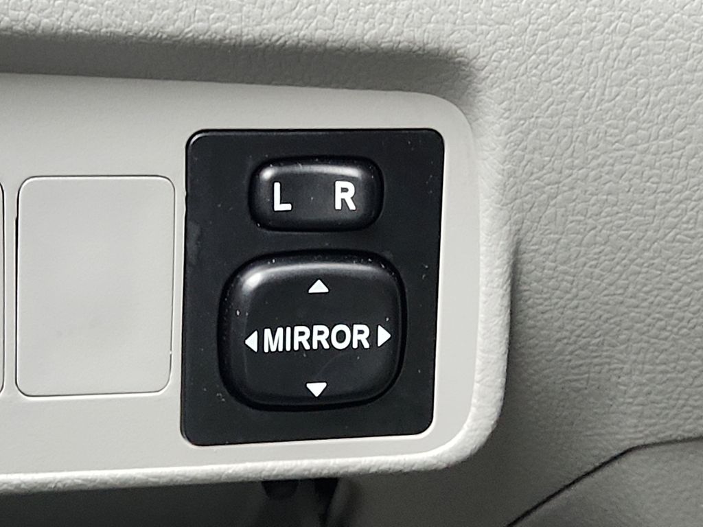 Thumbnail: 2013 Toyota Corolla - 24