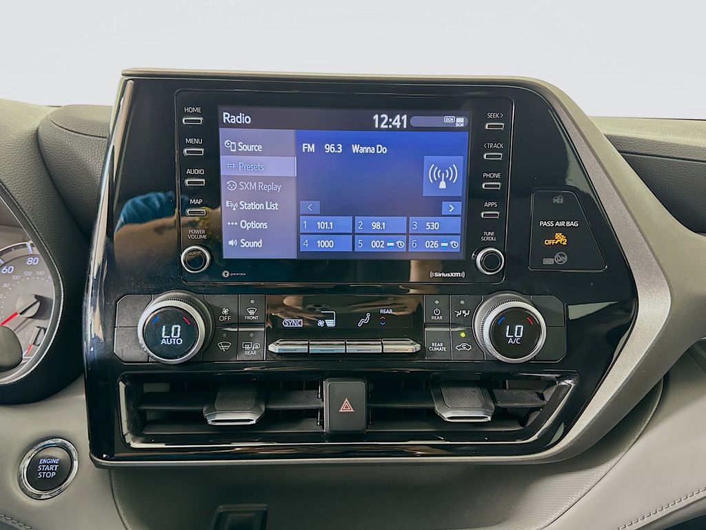 2022 Toyota Highlander L 14