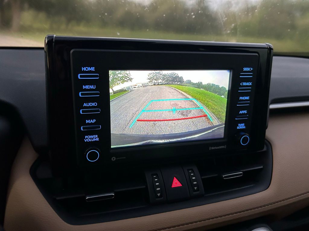 Thumbnail: 2020 Toyota RAV4 - 25