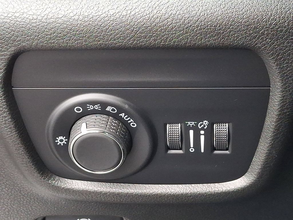 Thumbnail: 2023 Jeep Grand Cherokee - 24