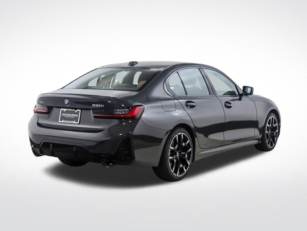 Thumbnail: 2026 BMW 3 Series - 5