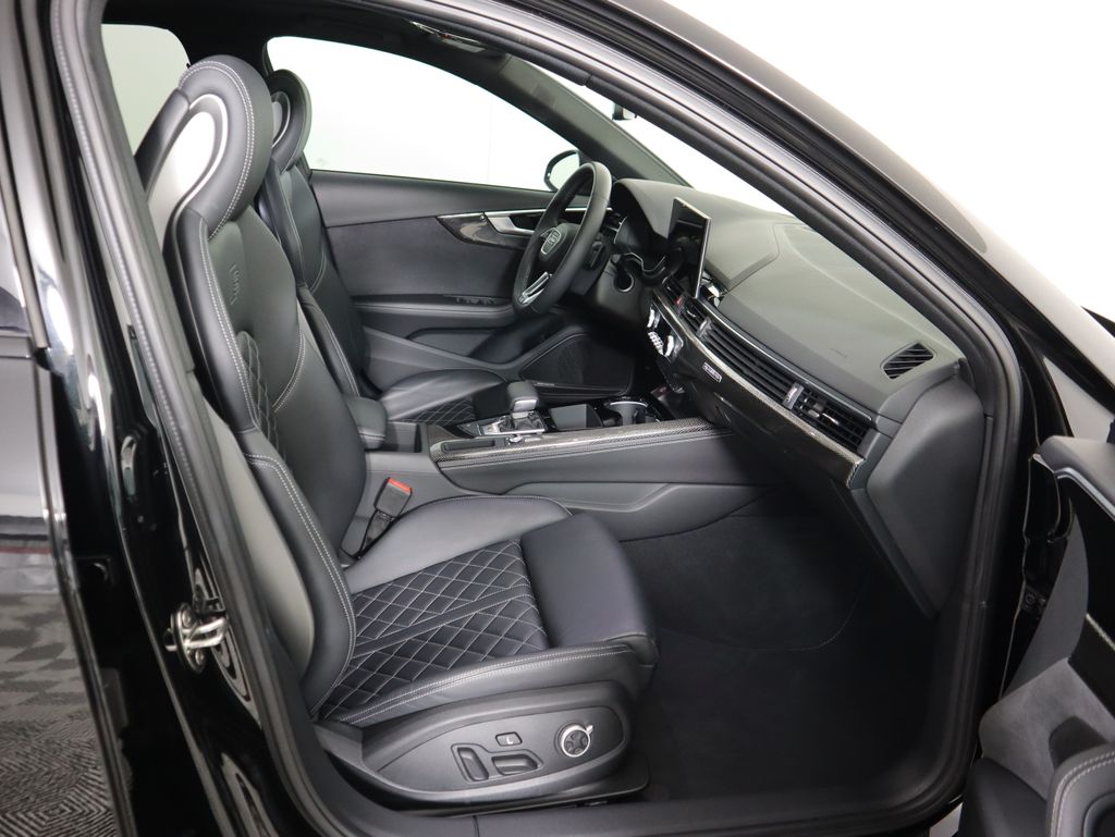 Thumbnail: 2022 Audi S4 - 21