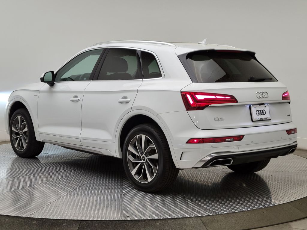 Thumbnail: 2023 Audi Q5 - 4