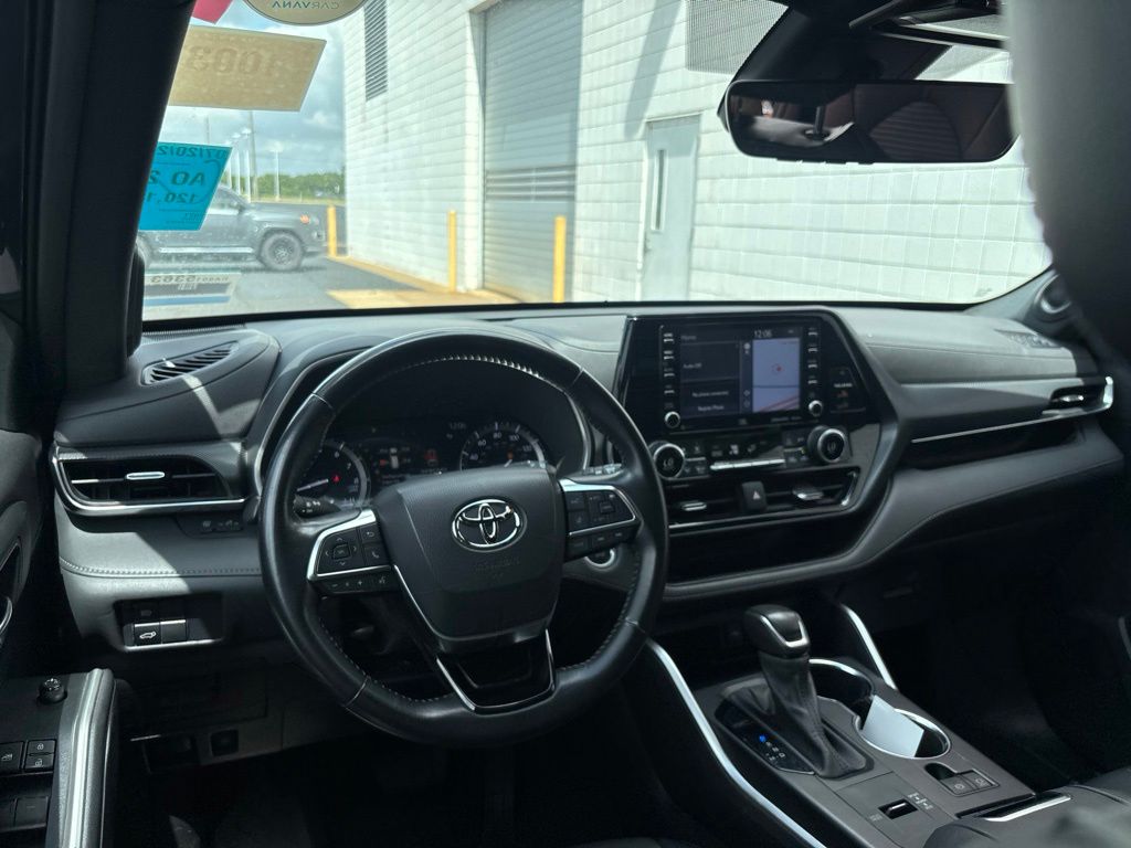 Used 2021 Toyota Highlander SUV