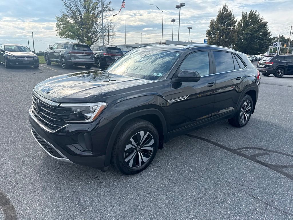2024 Volkswagen Atlas Cross Sport 2.0T SE Black at Subaru and VW of Moon Township