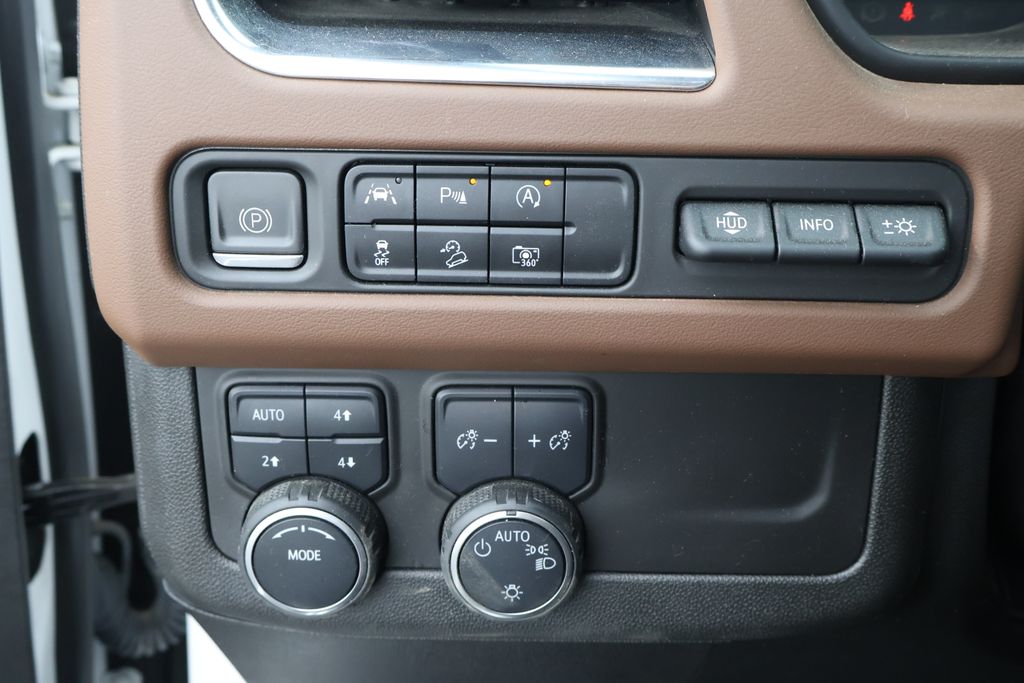 2023 Chevrolet Suburban High Country 20