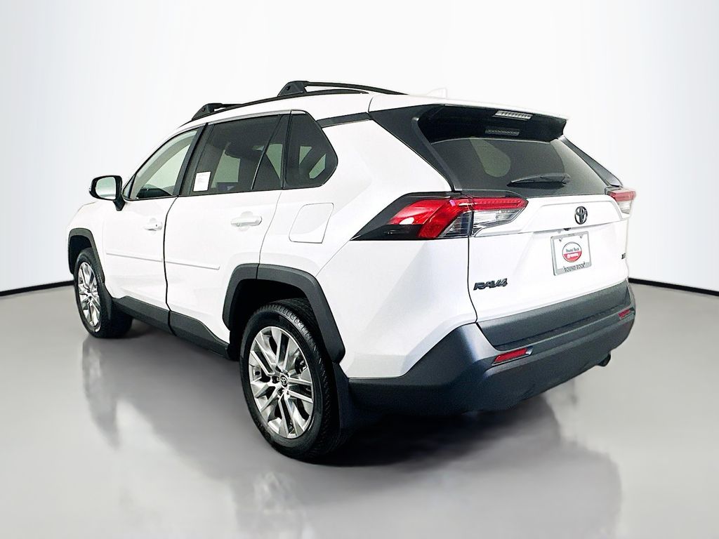 2025 Toyota RAV4 XLE Premium 7