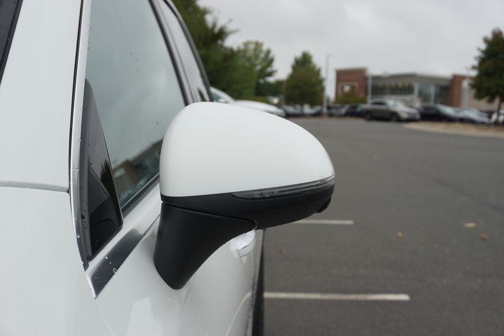 Thumbnail: 2026 Mercedes-Benz GLC - 12