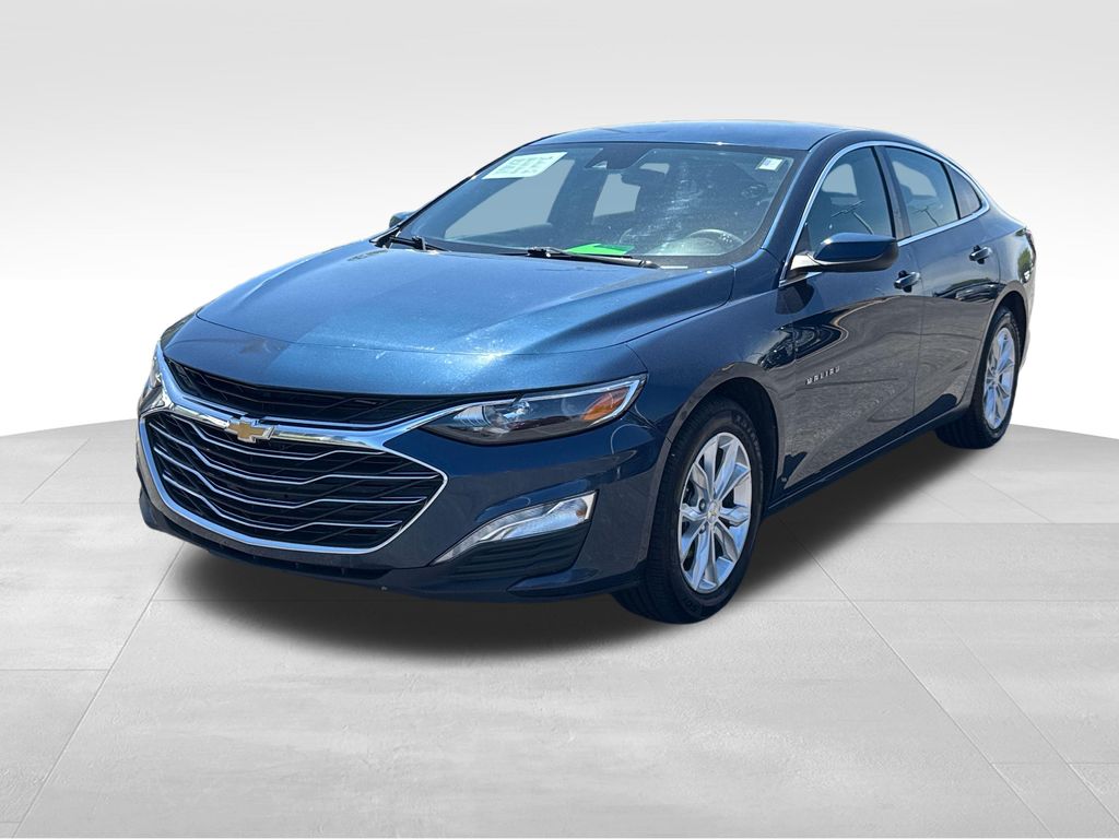 Used 2021 Chevrolet Malibu 1LT with VIN 1G1ZD5ST2MF013649 for sale in Waukesha, WI