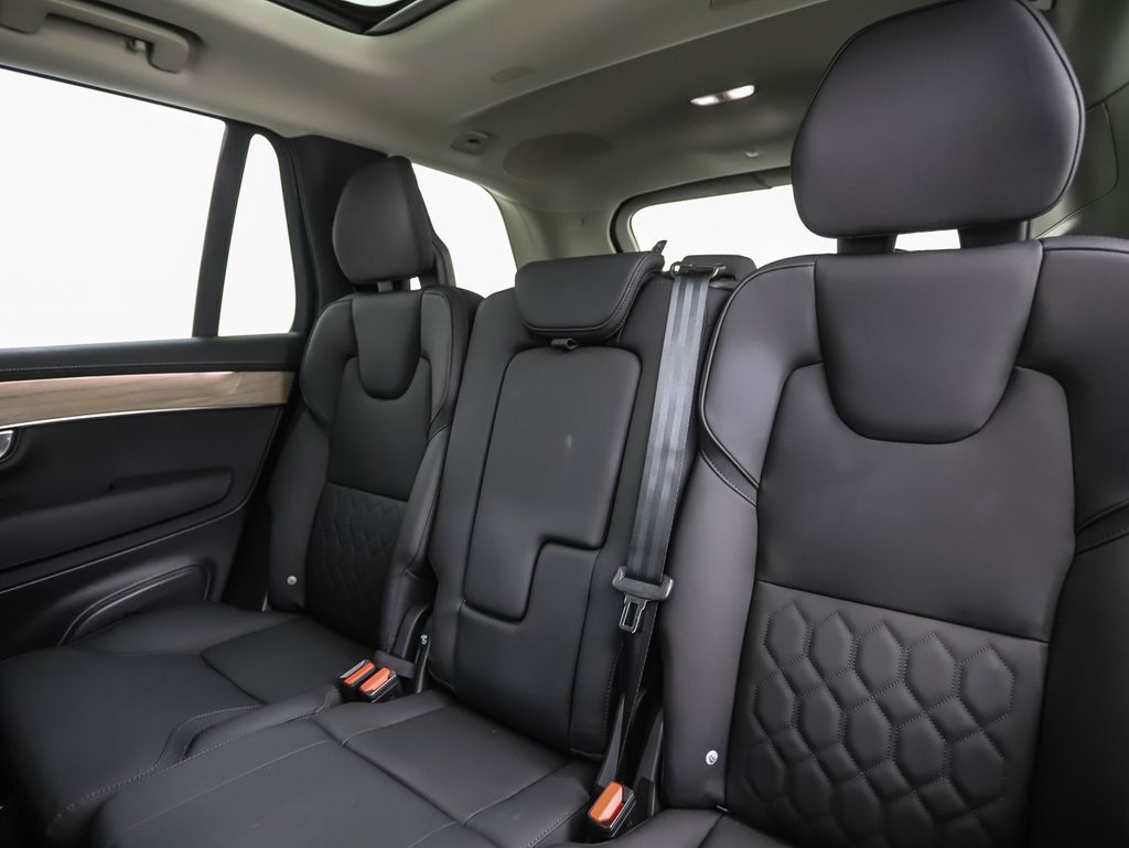 Thumbnail: 2026 Volvo XC90 - 22