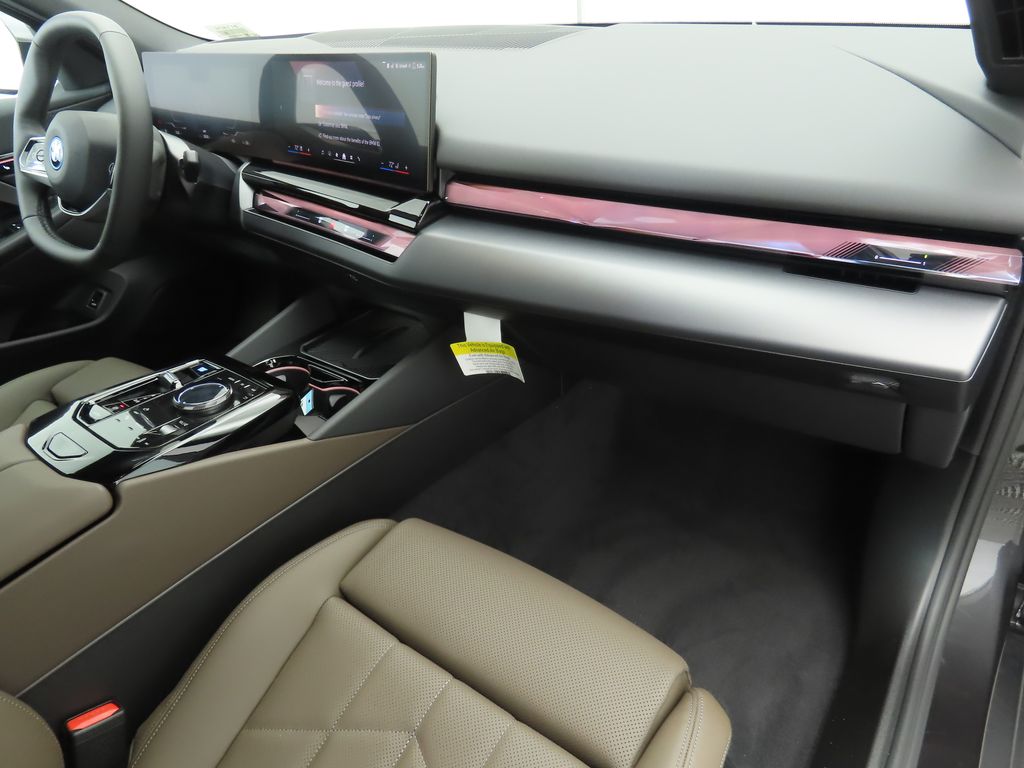 2025 BMW i5 eDrive40 17
