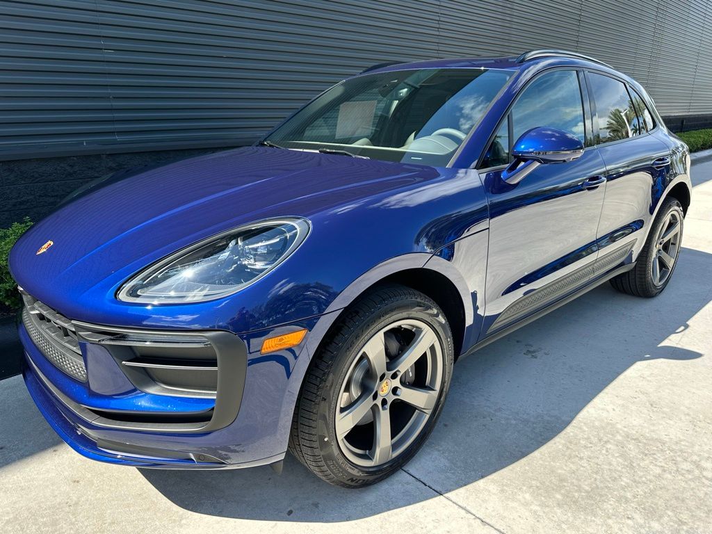 Thumbnail: 2026 Porsche Macan - 3