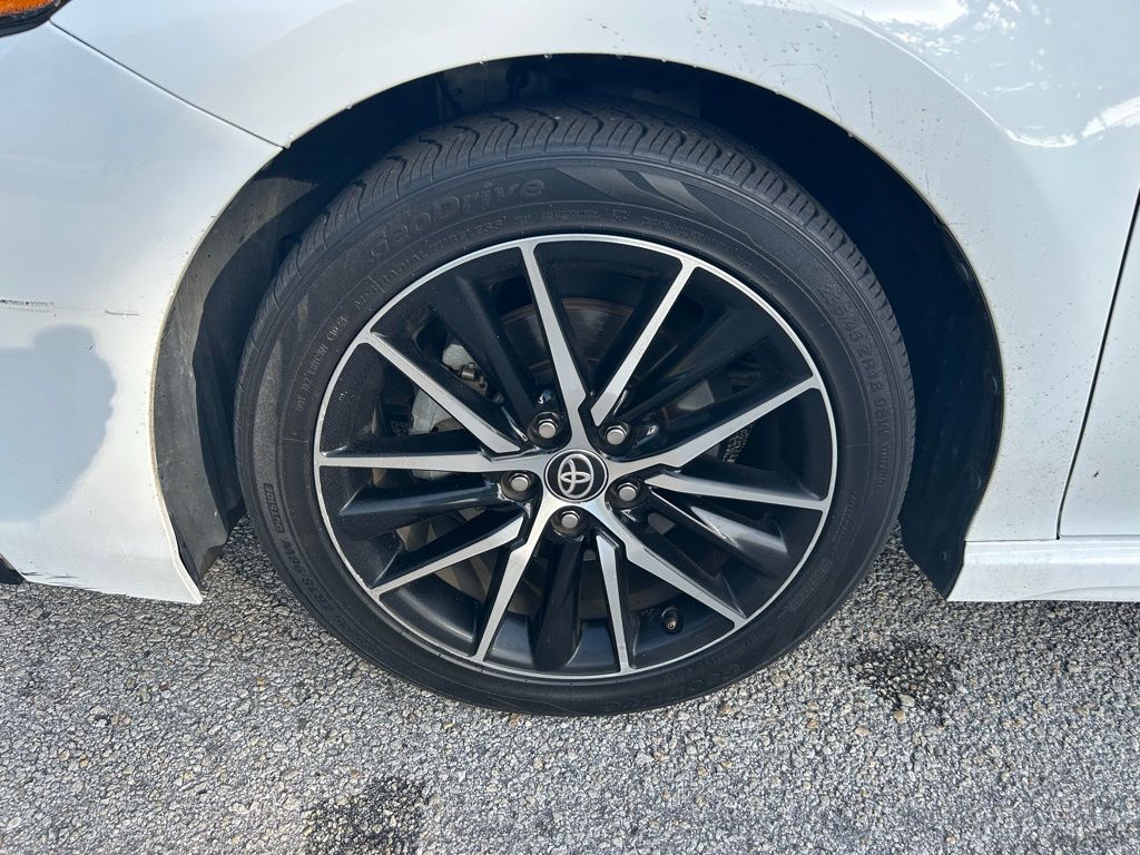 2021 Toyota Camry SE 9