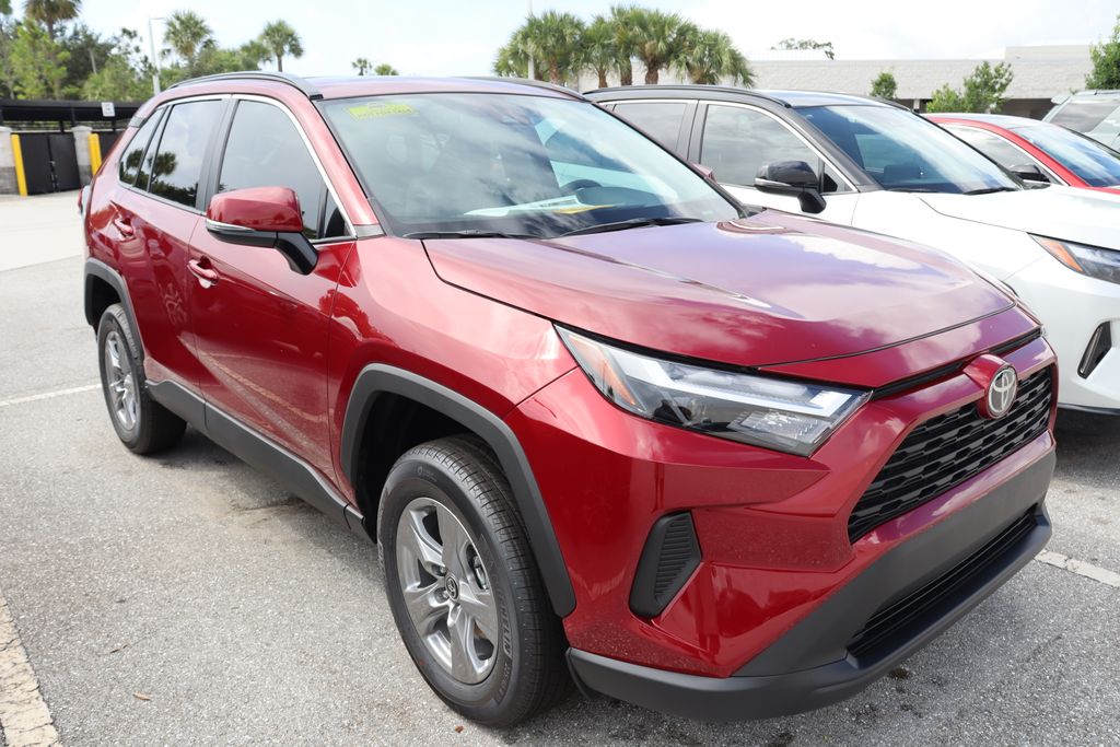 2024 Toyota RAV4 XLE 6