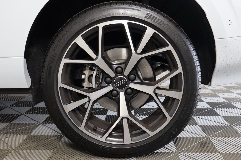 Thumbnail: 2026 Audi Q3 - 10