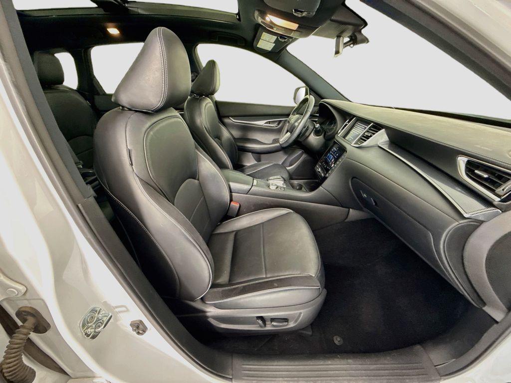 Thumbnail: 2023 INFINITI QX50 - 20