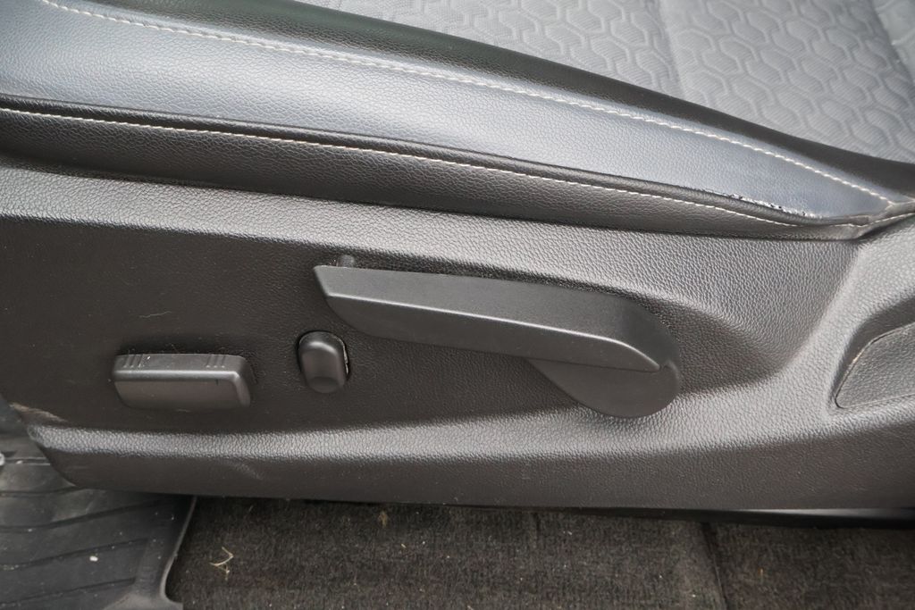 Thumbnail: 2018 Chevrolet Colorado - 16