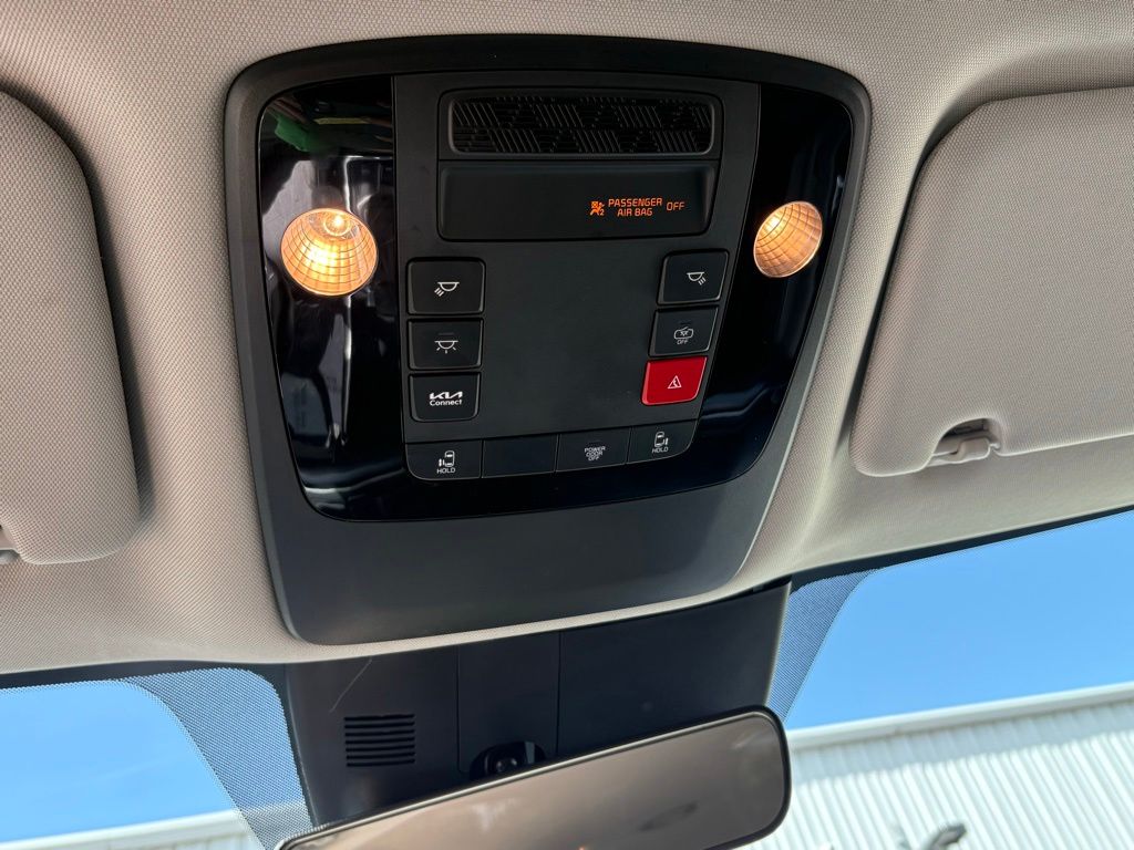 2025 Kia Carnival LXS