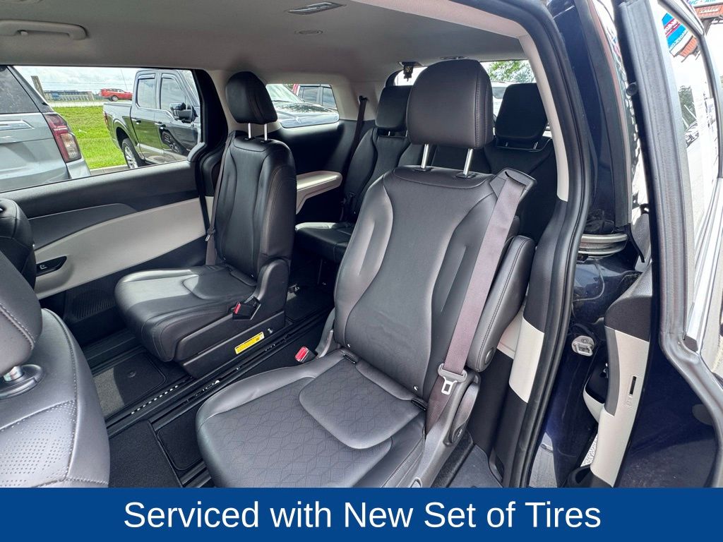 2024 Kia Carnival MPV LX Seat Package